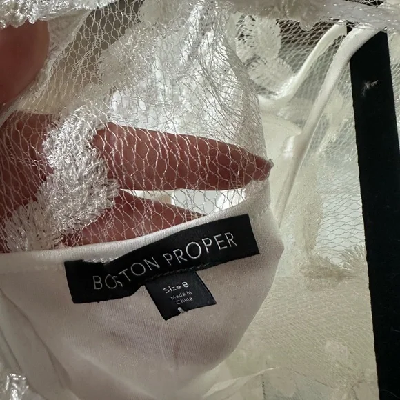 Elegant White Floral Lace Romper - Picture 5 of 5